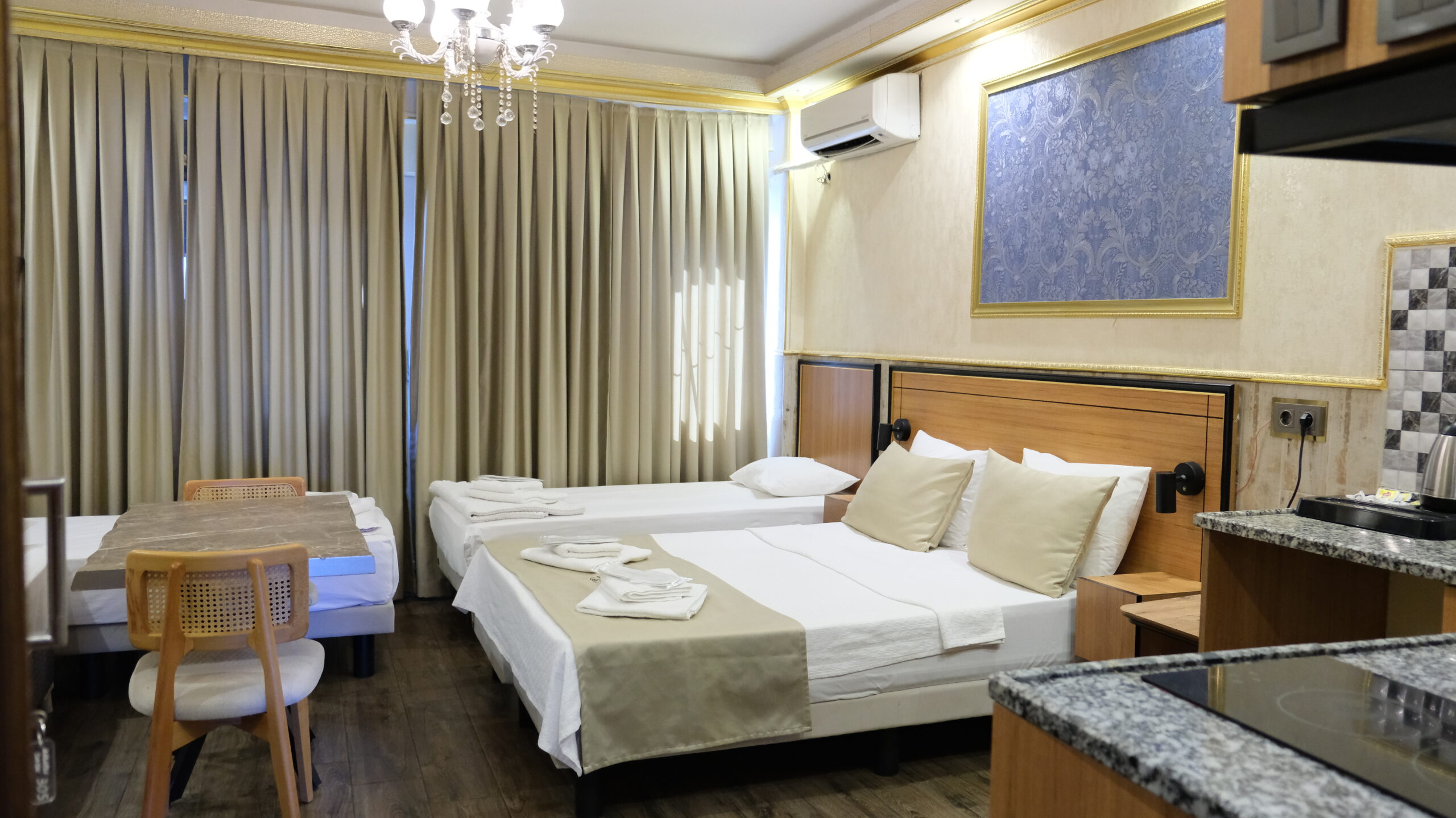 genis alie suiti (5 kislik) maranda suit hotel